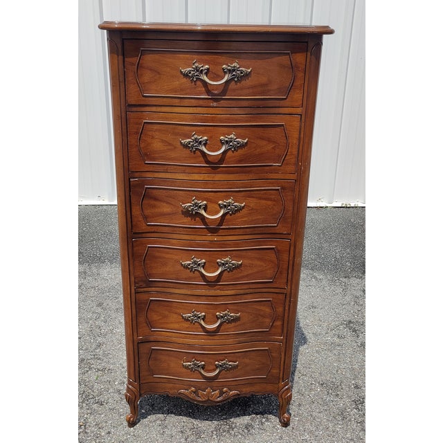 Gorgeous Vintage French Country Dixie Furniture Lingerie dresser, Chest of Drawers with Six Dovetail Jointed Drawers. 56"...