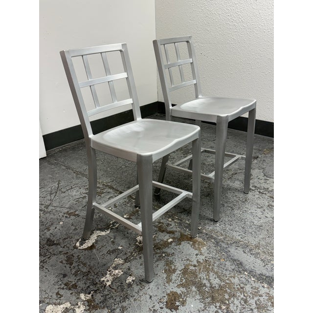 Industrial Emeco Style Industrial Modern Aluminum Ladder Back Counter Stools, Pair For Sale - Image 3 of 12