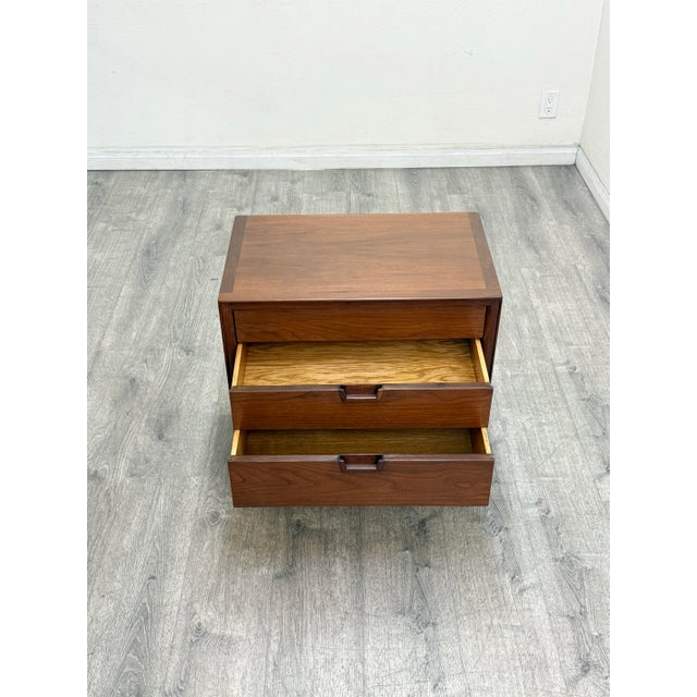 Pair of Mid Century Modern Nightstands For Sale - Image 9 of 12