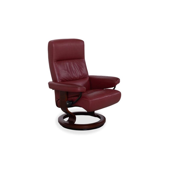 Modern Set of Red Leather Atlantic Recliner and Footstool from Stressless For Sale - Image 3 of 17