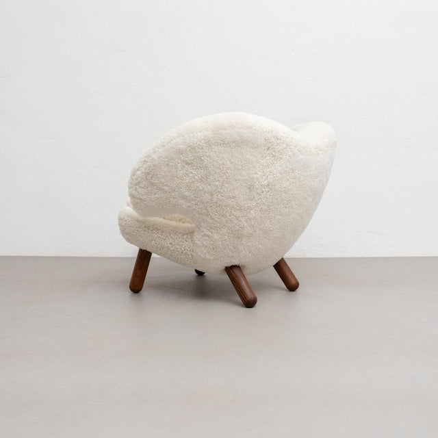 Modern Pelican Chair in Sheepskin Upholstery from Finn Juhl, Denmark, 2000s For Sale - Image 14 of 18