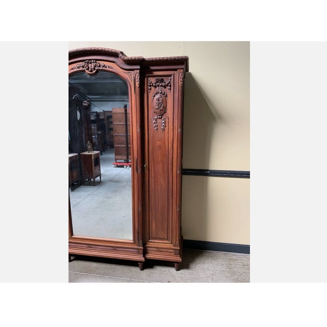 Age: circa 1910 Wood type: solid walnut Condition: very good, meticulously maintained, fully restored original condition...