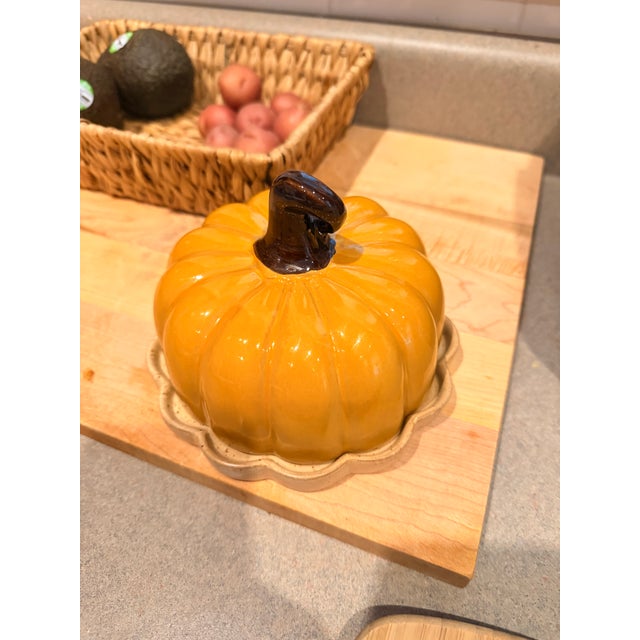 Kenneth Ludwig Chicago Ceramic Pumpkin Bree Cheese Holder For Sale - Image 4 of 5