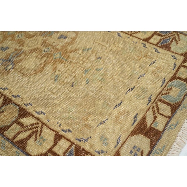 Turkish Rug 2'3''x3'9'' For Sale In New York - Image 6 of 10