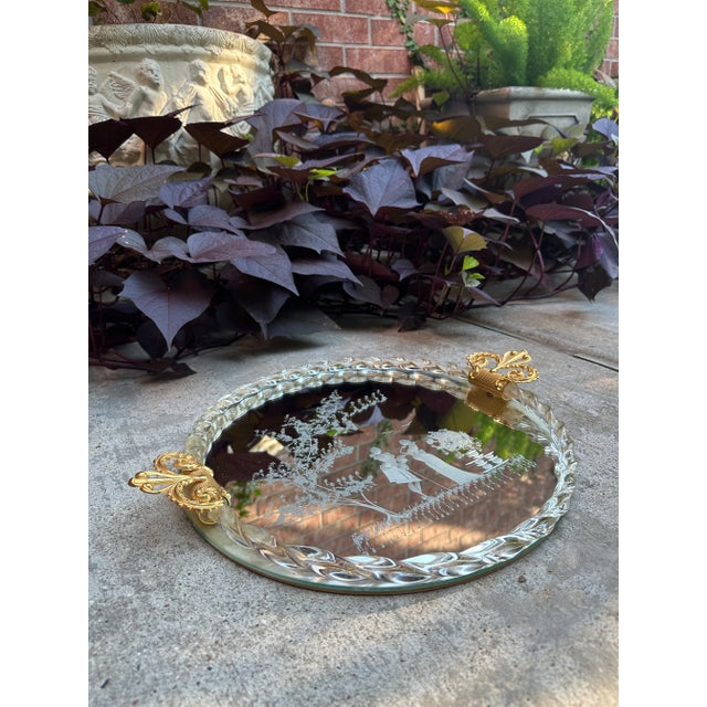 his vintage Italian Murano mirrored vanity tray is in excellent condition with almost no wear. It features a romantic...