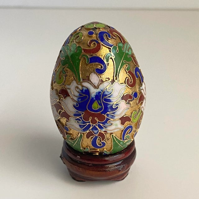Vintage Petite Cloisonné Egg With Stand Floral Gold Enamel Chinoiserie For Sale - Image 4 of 9