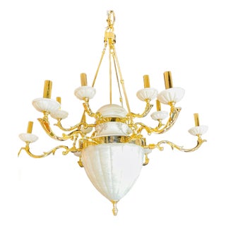 1950s Hollywood Regency Style Alabaster Chandelier Having 12 Lights For Sale