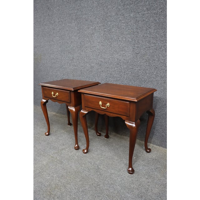 Henkel-Harris Mahogany Queen Anne Nightstands – Pair For Sale In Philadelphia - Image 6 of 14