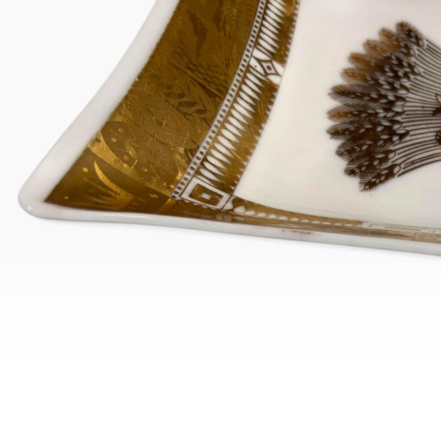 White Mid-Century Modern Signed Georges Briard 22k Gold Wheat Sheaf Square Dishes - A Pair For Sale - Image 8 of 14