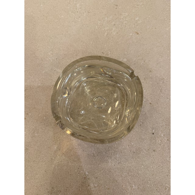 Italian Mid-Century Thick Clear Glass Ashtray, Murano Style, 1960s–1970s For Sale In Los Angeles - Image 6 of 7