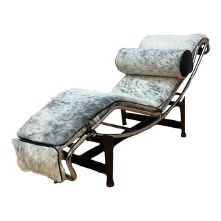 Mid Century Modern Cassina Styled Le Corbusier Chaise Lounge Newly Upholstered For Sale