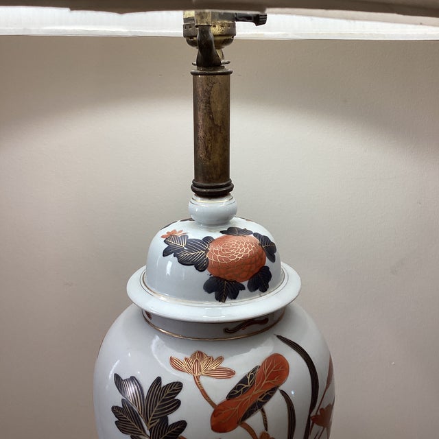 Vintage Frederick Cooper Ceramic Ginger Jar Table Lamp Hand-Pained Floral Motif, Pleated Fabric Shade on Wood Base For Sale - Image 9 of 12