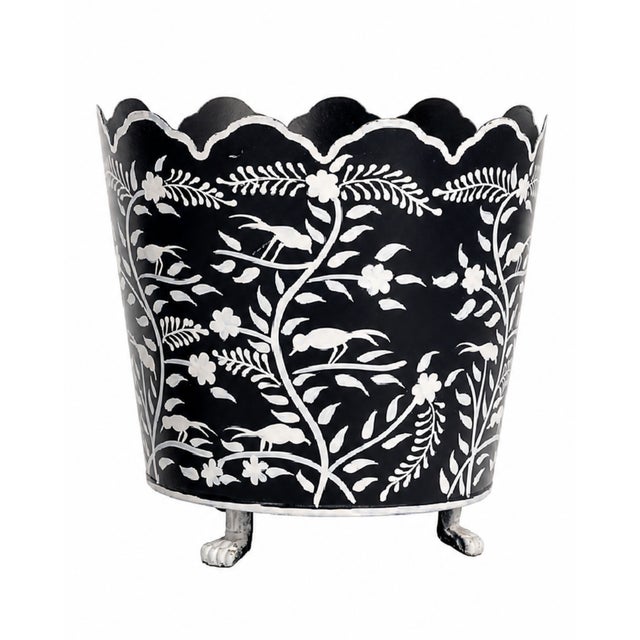 Chinoiserie Dark Navy & White Scalloped Footed Planter, Medium For Sale - Image 3 of 3