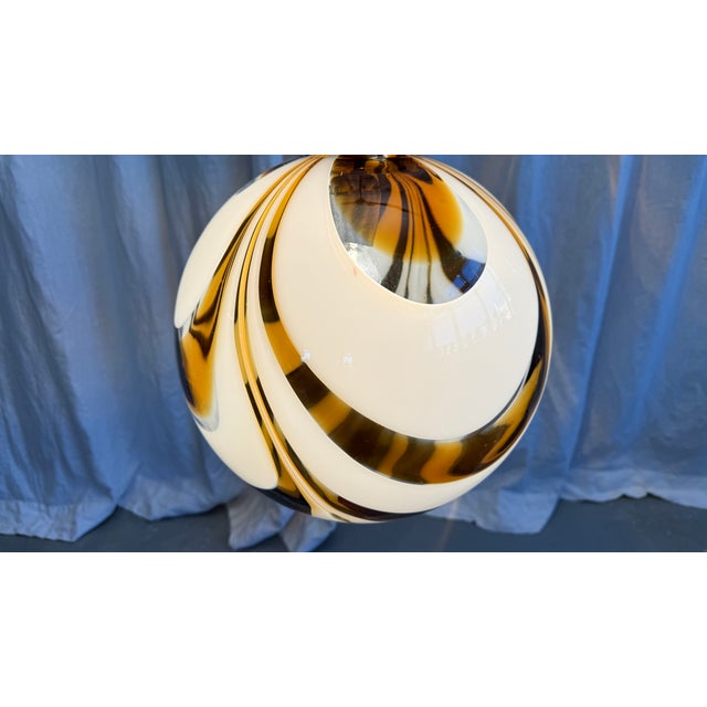 1970s Mid-Century Italian Amber and White Swirl Murano Glass Pendant with Chrome Suspension attributed to Mazzega, 1970s For Sale - Image 5 of 18