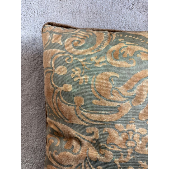 Vintage Fortuney Down Filled Pillow 19 x 19 x 6 Inches. It's is in excellent conmdition and from a smoke and pet free home.