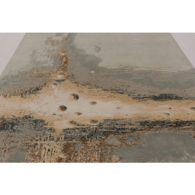 Rug & Kilim’s Modern Rug, Silver-Gray and Gold in Bold Abstract Pattern For Sale In New York - Image 6 of 10