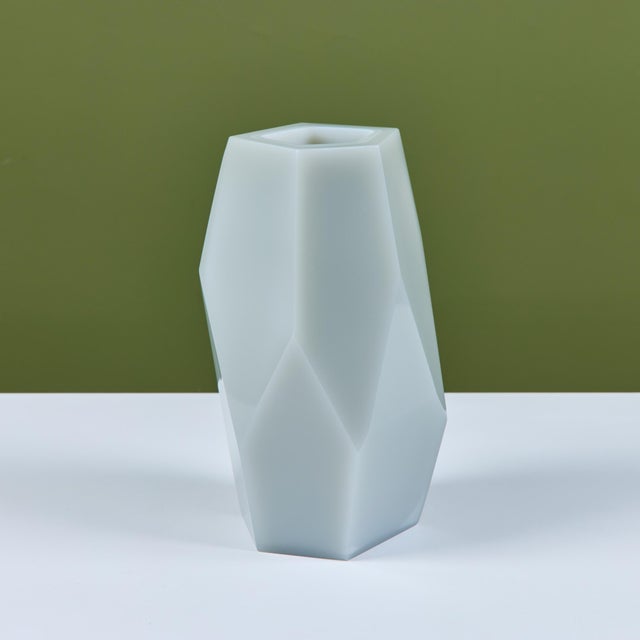 Modern Robert Kuo Gray Facet Vase For Sale - Image 3 of 12
