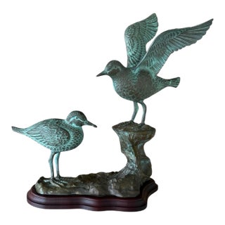 Vintage Bronze Shorebird Sculpture With Verdigris Patina on Carved Wood Base For Sale