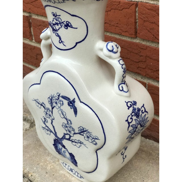 Ceramic 20th Century Chinoiserie Blue and White Porcelain Moon Flask Vase For Sale - Image 7 of 9