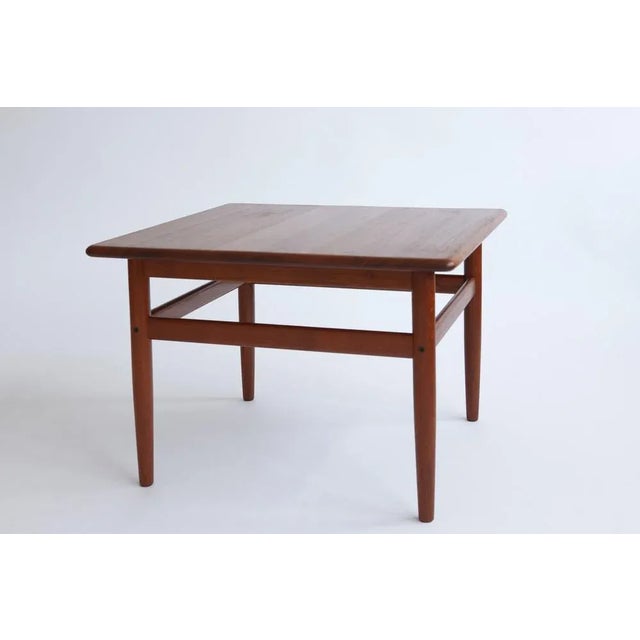Vintage Teak Coffee Table, 1960s / 70s, in Very Good conditions. Designed 1970 to 1979