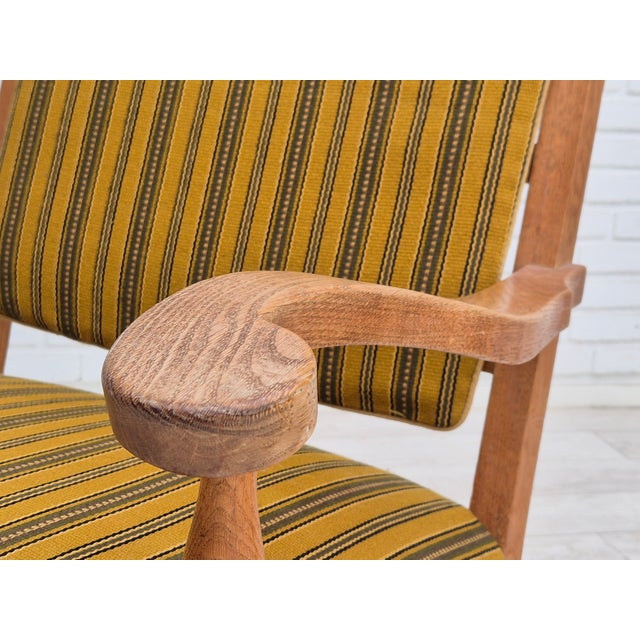 Danish Lounge Chair in Wool & Oak Wood, 1960s For Sale - Image 15 of 18