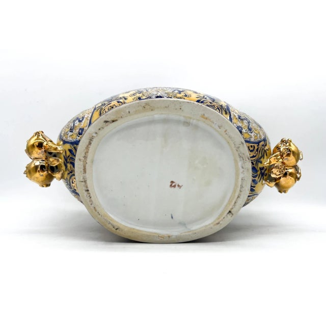 Vintage Italian Majolica Centerpiece Bowl – Hand-Painted Blue, Yellow & Gilt With Pomegranate Handles – Baroque / Mediterranean Revival For Sale - Image 10 of 12
