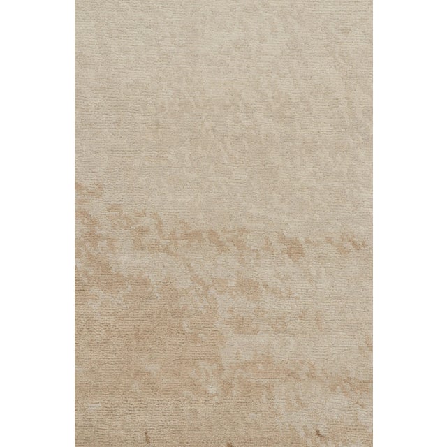 Rug & Kilim’s Abstract Rug “Symmetry No. 04” For Sale In New York - Image 6 of 7