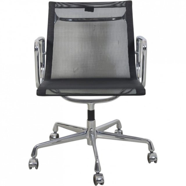 Vintage EA-117 Office Chair in Black Mesh by Charles Eames, 2000s For Sale - Image 16 of 16
