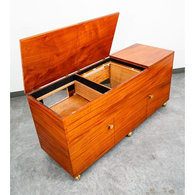 Wood Mid Century Modern Credenza Stereo Console Cabinet Audio Rolling Vintage Storage For Sale - Image 7 of 10