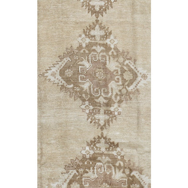 Turkish 1940s Vintage Turkish Oushak Runner Rug 4'10 X 11'8 For Sale - Image 3 of 4