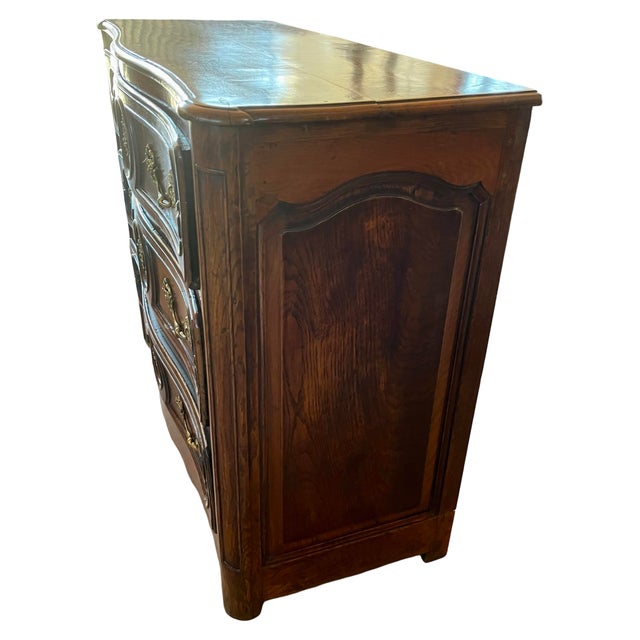 18th Century French Walnut Louis XIV Commode For Sale - Image 11 of 12