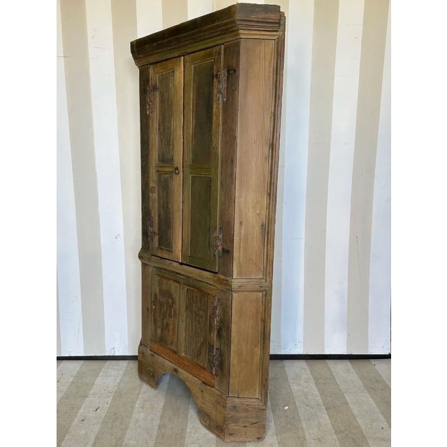 Petite 18th Century Southern Corner Cupboard in Original Green Paint For Sale - Image 4 of 5