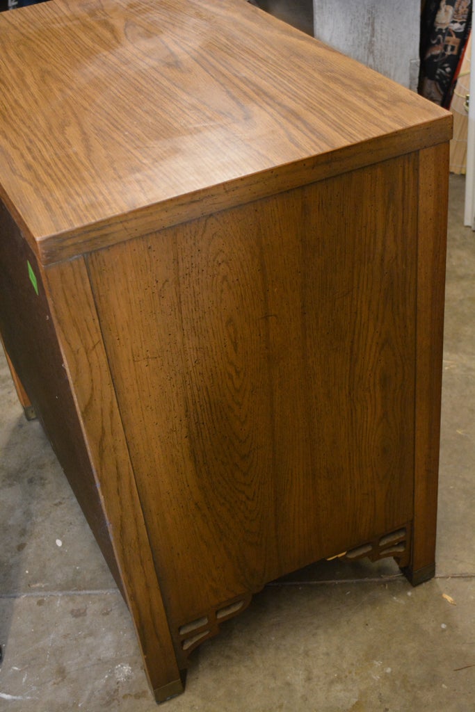 1960s Vintage Dixie Shangri-La Chinoiserie Bachelor's Chest