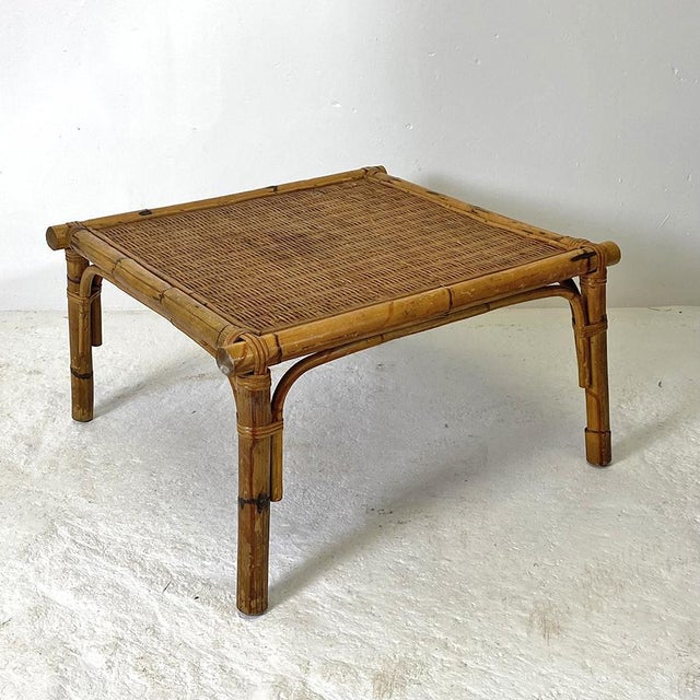 Rattan Coffee Table, 1970s, in Good conditions. Designed 1970 to 1979
