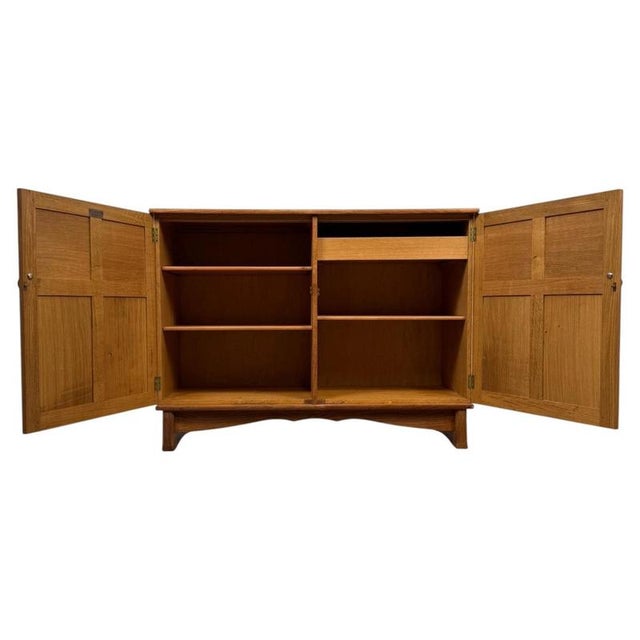 20th Century English Oak Cupboard from Reynolds of Ludlow For Sale - Image 4 of 12