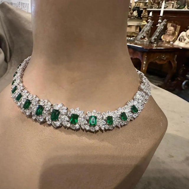 2000 - 2009 A High Quality 2000s Costume Jewelry Italian Necklace For Sale - Image 5 of 15