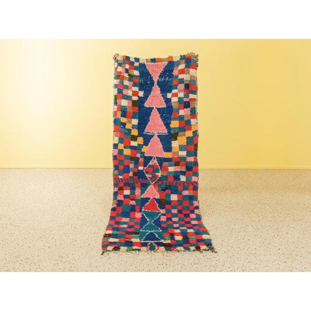 This boujad is a vintage Berber carpet, which consists of high quality new wool and recycled textiles – soft and cozy...