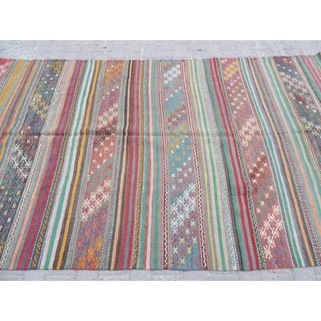 Turkish 1960s Turkish Embroidered Kilim Rug For Sale - Image 3 of 6