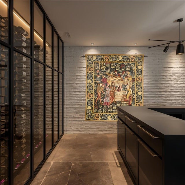 This beautiful tapestry is woven on a jacquard loom by skilled weavers, keeping alive the centuries old tradition of...