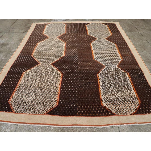 Galerie Shabab Collection Mid-20th Century Turkish Anatolian Room Size Carpet For Sale - Image 4 of 10