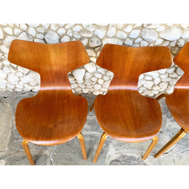 Brown Grand Prix Dining Chairs in Teak by Arne Jacobsen for Fritz Hansen, 1960s, Set of 4 For Sale - Image 8 of 18