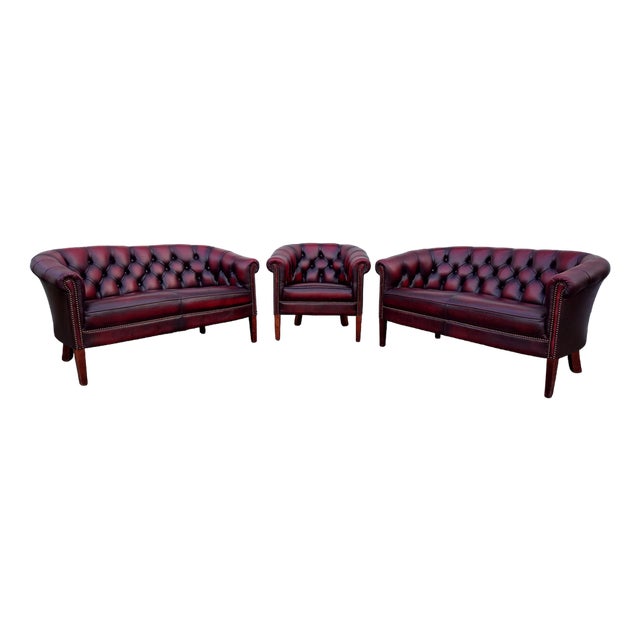 Chesterfield Group 2+2+1 in Red Leather, Set of 3 For Sale