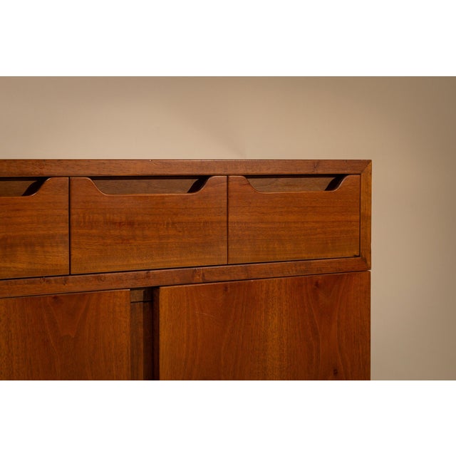 Arcigliano Walnut Sideboard by Giovanni Michelucci for Fantacci, Italy, 1970s For Sale - Image 11 of 14