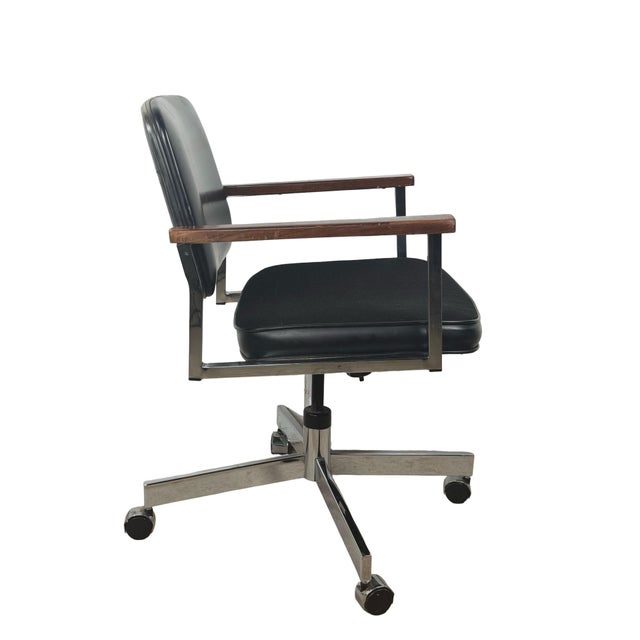 Mid-Century Chrome Swivel Office Chair For Sale - Image 13 of 18