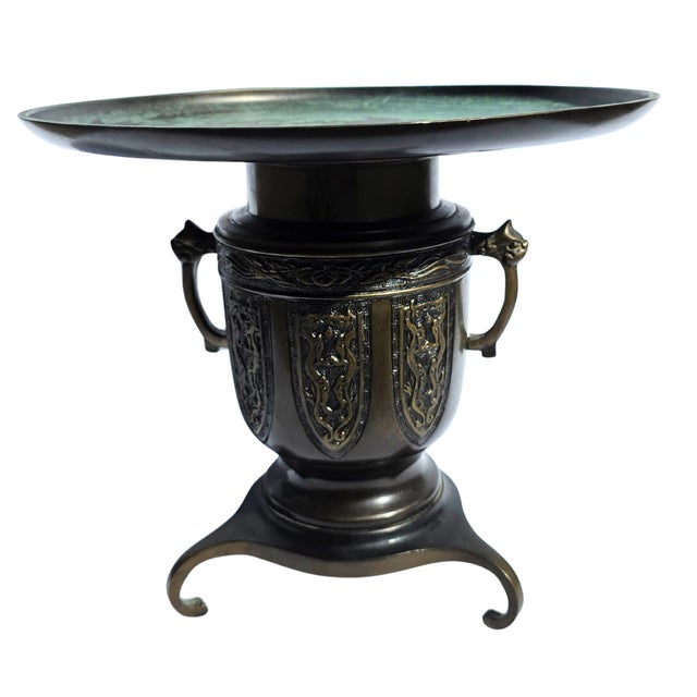 Metal Antique Japanese Patinated Bronze Usubata Vase With Lion Handles & Verdigris Top – 2-Piece Ikebana Form For Sale - Image 7 of 16