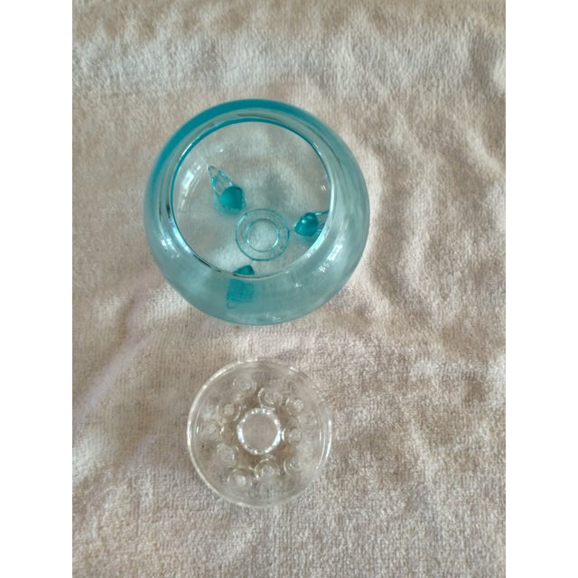 Viking Glass Company Vintage 1950's Viking Colonial Blue Flowerlite Frog 4 1/4" With Crystal Frog For Sale - Image 4 of 6