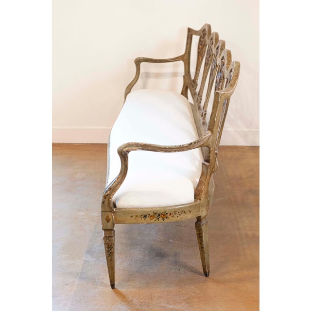 Venetian Late 18th Century Painted and Gilt Sofa with Floral and Lyre Motifs For Sale In Atlanta - Image 6 of 11