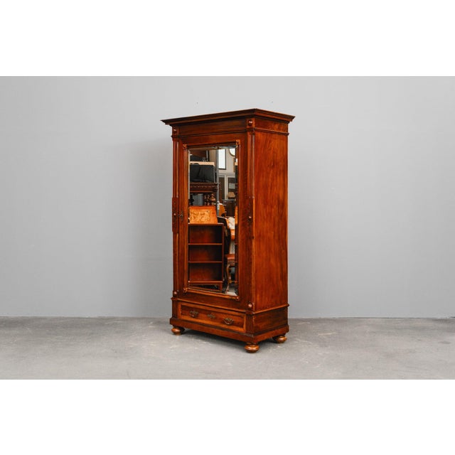 Gründerzeit Wardrobe in Walnut, Late 19th Century For Sale - Image 4 of 18