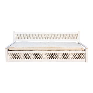 Floral White Moorish Lounge Daybed For Sale