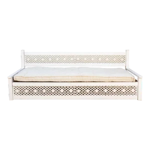 Floral White Moorish Lounge Daybed